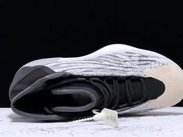 hype EG1535 Yeezy Basketball Adidas Quantum 0604